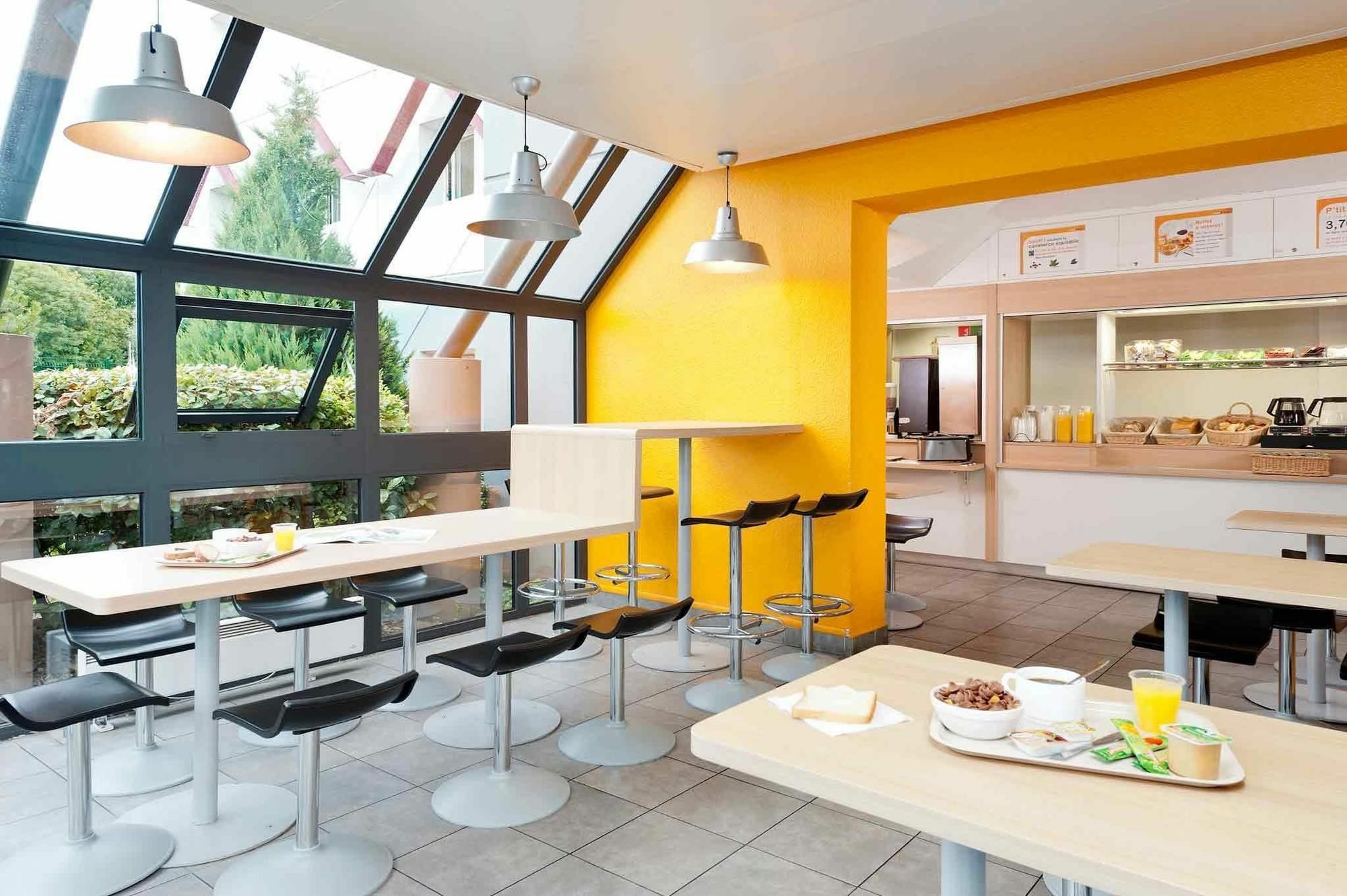 hotelF1 Paris Gennevilliers rénové Exterior foto